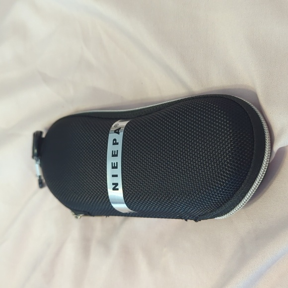 Nieepa Round Sunglasses - Picture 2 of 2